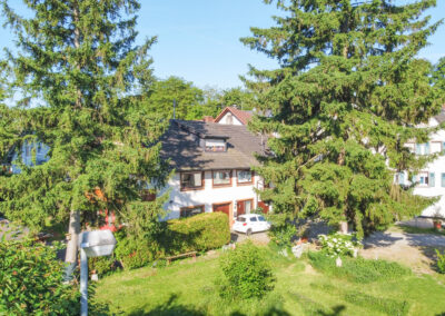 Zwei Häuser, ein Baugrundstück: in Freiburg-Waltershofen, im gesamten oder einzeln zu erwerben
